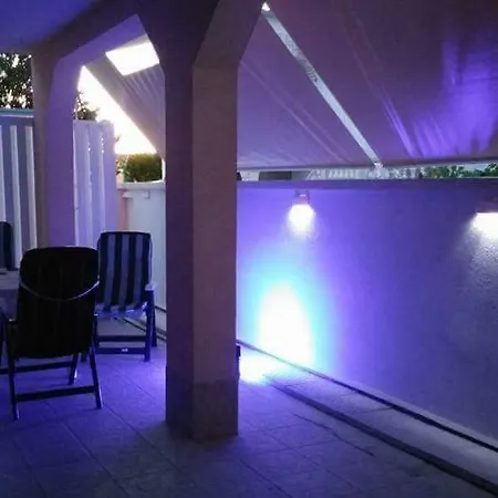 Gizmo Holiday home Vir